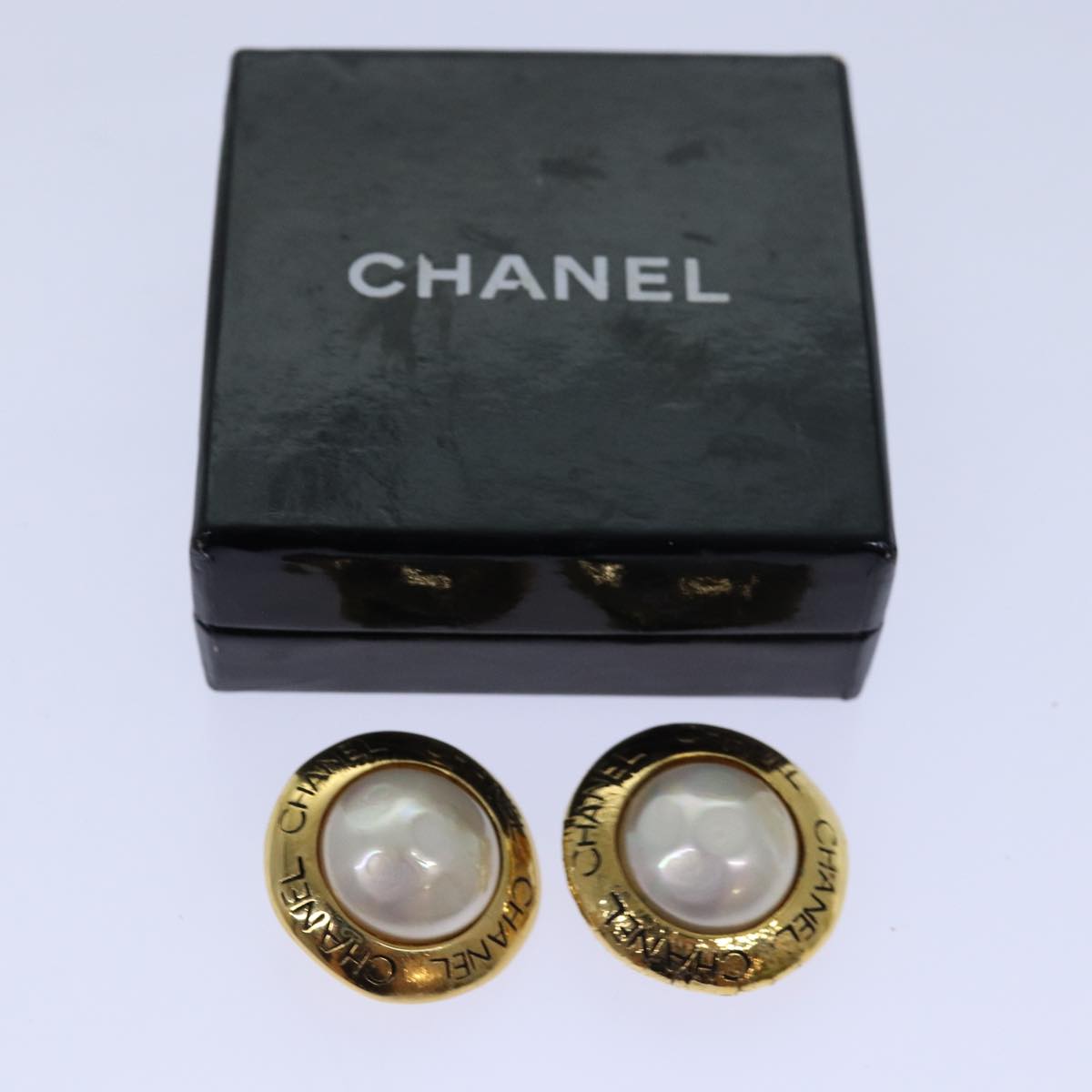 Top Quality Chanel Pearl Earring metal Gold CC Auth hk1468
