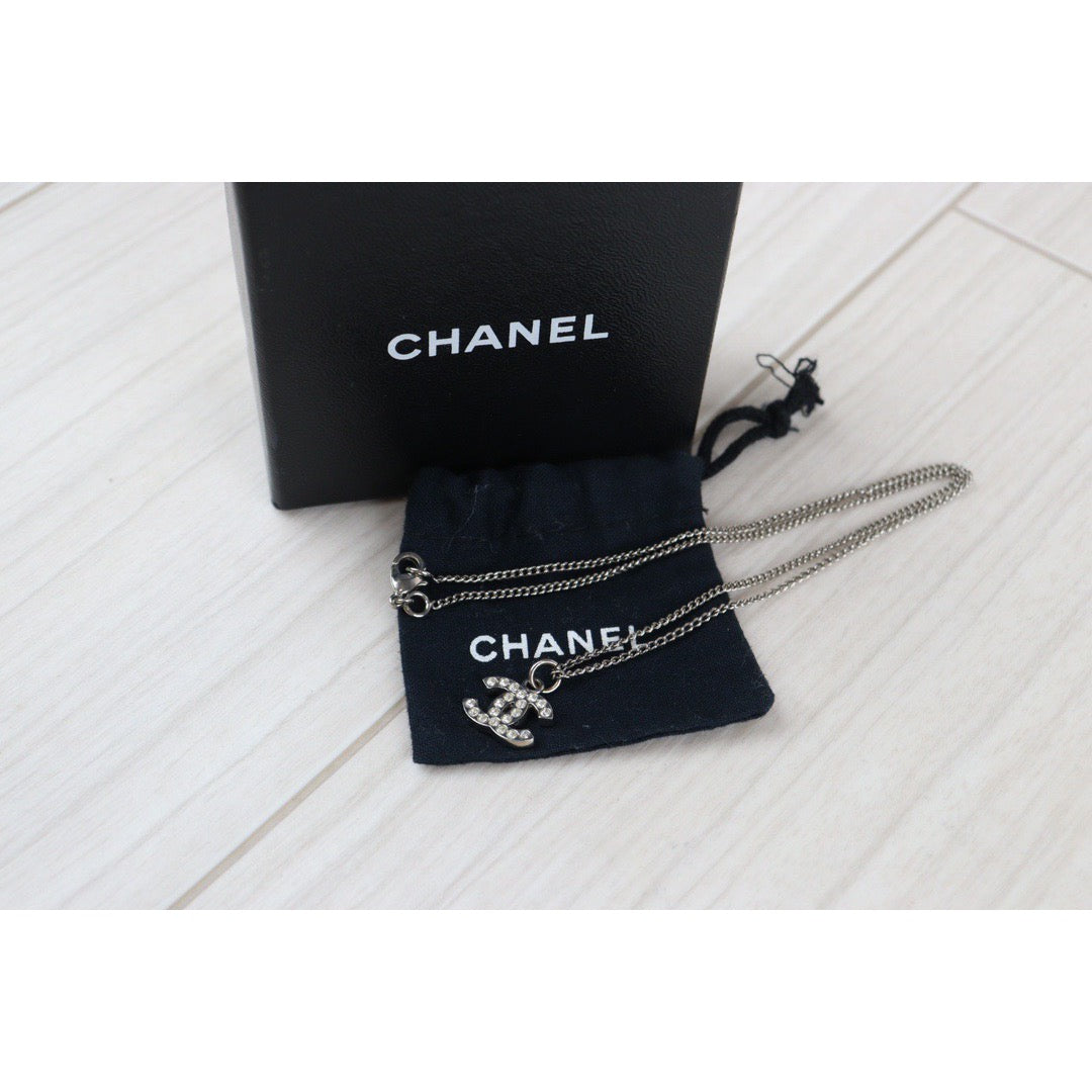Rank A | CHANEL Coco Stone Necklace|V23061703