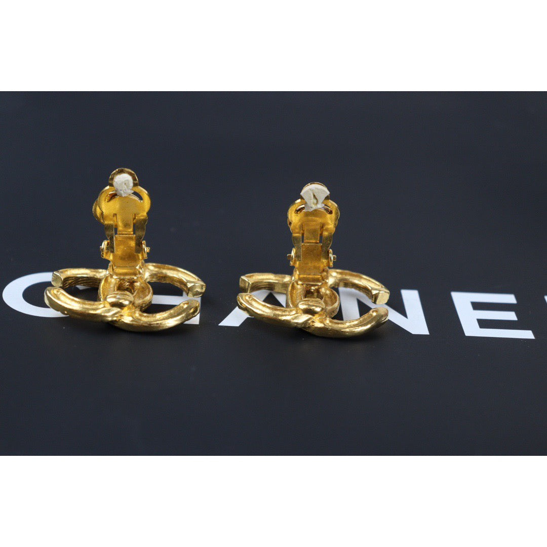 Rank A |CHANEL Vintage Earrings |23062309