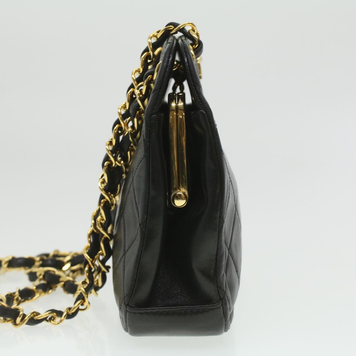 CHANEL Matelasse Clasp Chain Shoulder Bag Lamb Skin Black CC Auth kk164