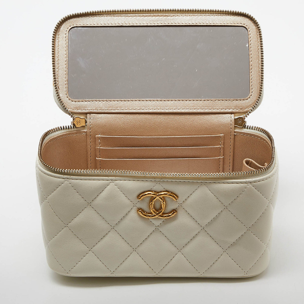 CHANEL Off White Quilted Leather Vanity Case Chain Bag