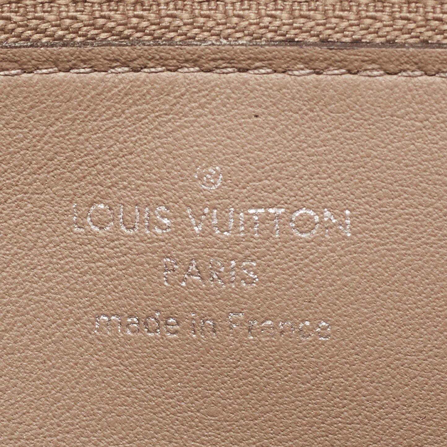 Louis Vuitton Noir Veau Cachemire Leather Comete Wallet