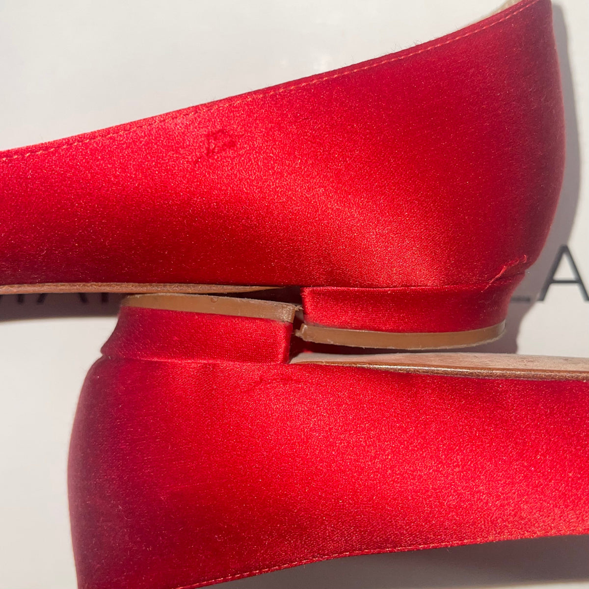 Manolo Blahnik 'Hangisi' Flats - Women's 36