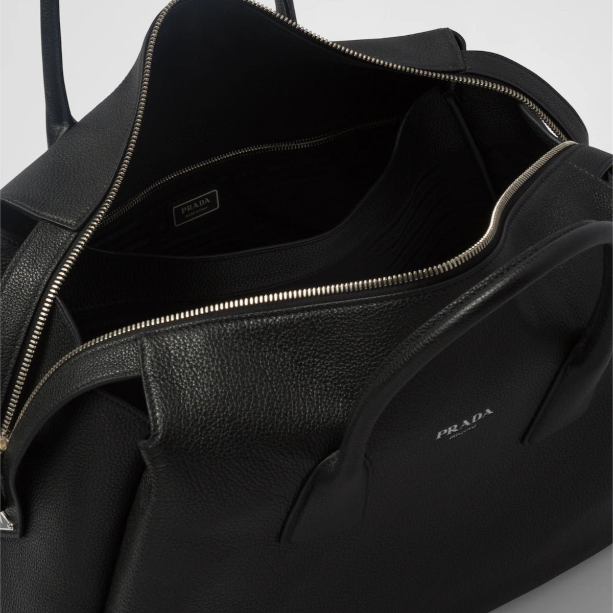 Leather travel bag