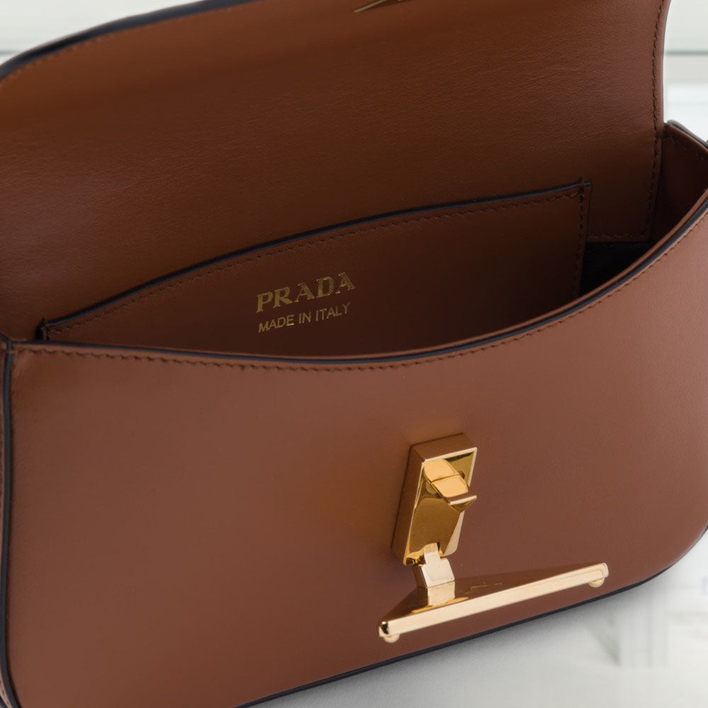 Leather shoulder bag