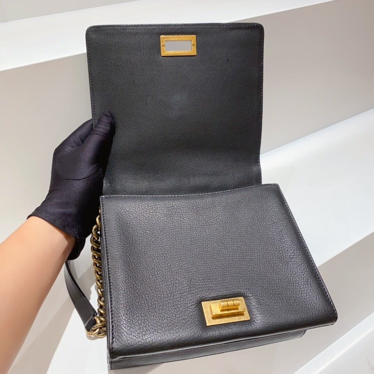 Chanel 2.55 Handel Black Calfskin Leather 17xx