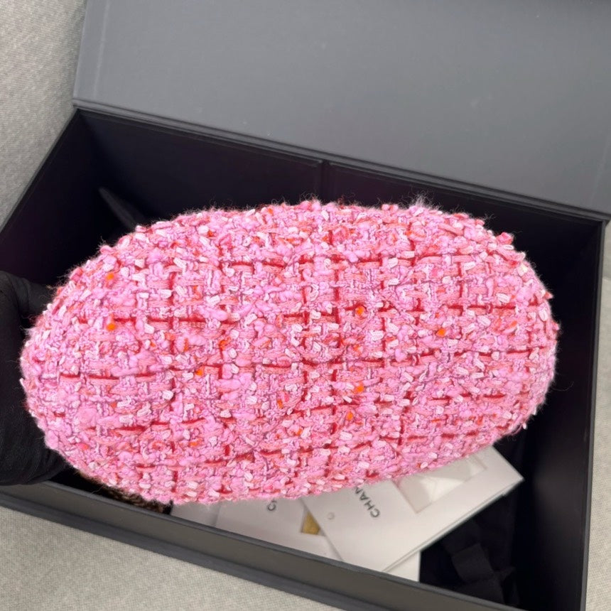Chanel Enamel Buckle Pink Wool Bucket Bag