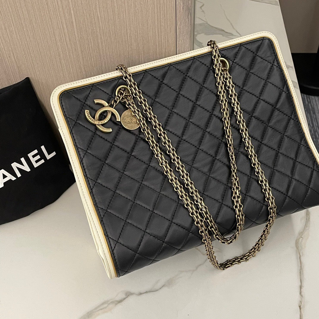 Chanel Tote Bag, Elegant and Comfortable, 17xxxxxx Purchased in 2013