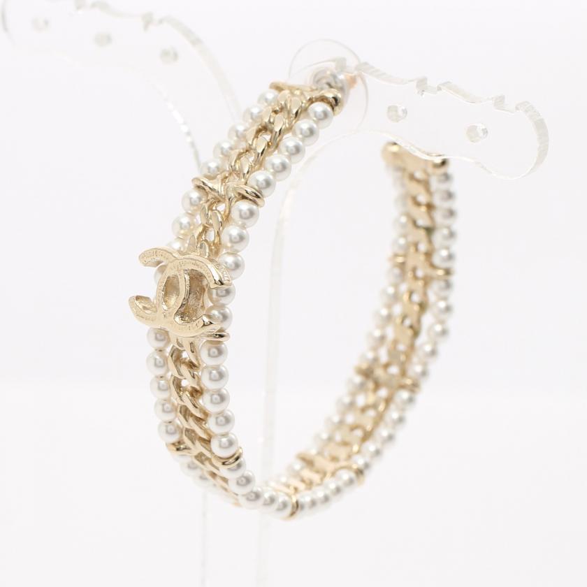 Chanel Coco Mark Hoop Earrings GP Fake Pearl Champagne Gold Off White For One Ear A20C 897787 - Condition AB