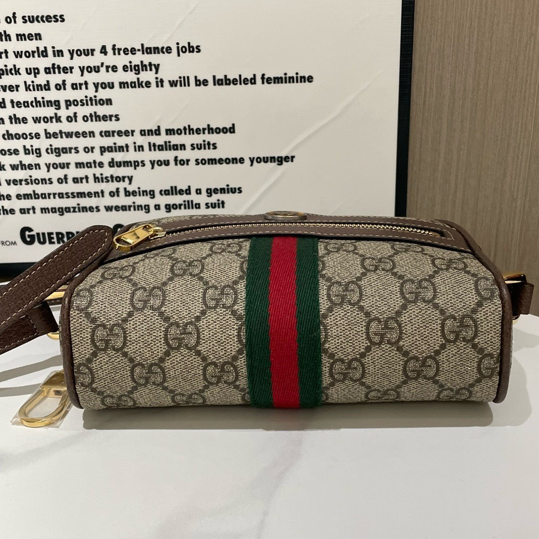 Gucci GG Supreme Camera Bag Beige Canvas Crossbody #