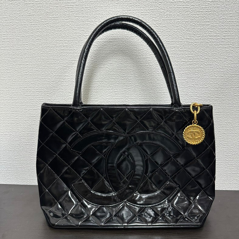 Chanel V0976 Black Tote Bag