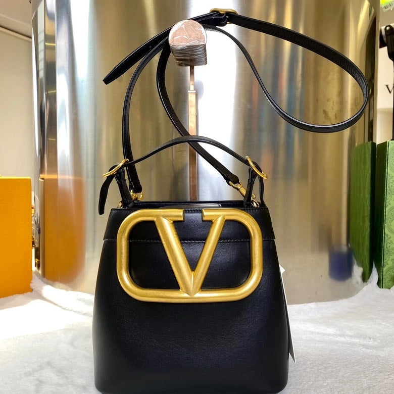 Preloved Valentino SuperVee Crossbody Black Bag 5475