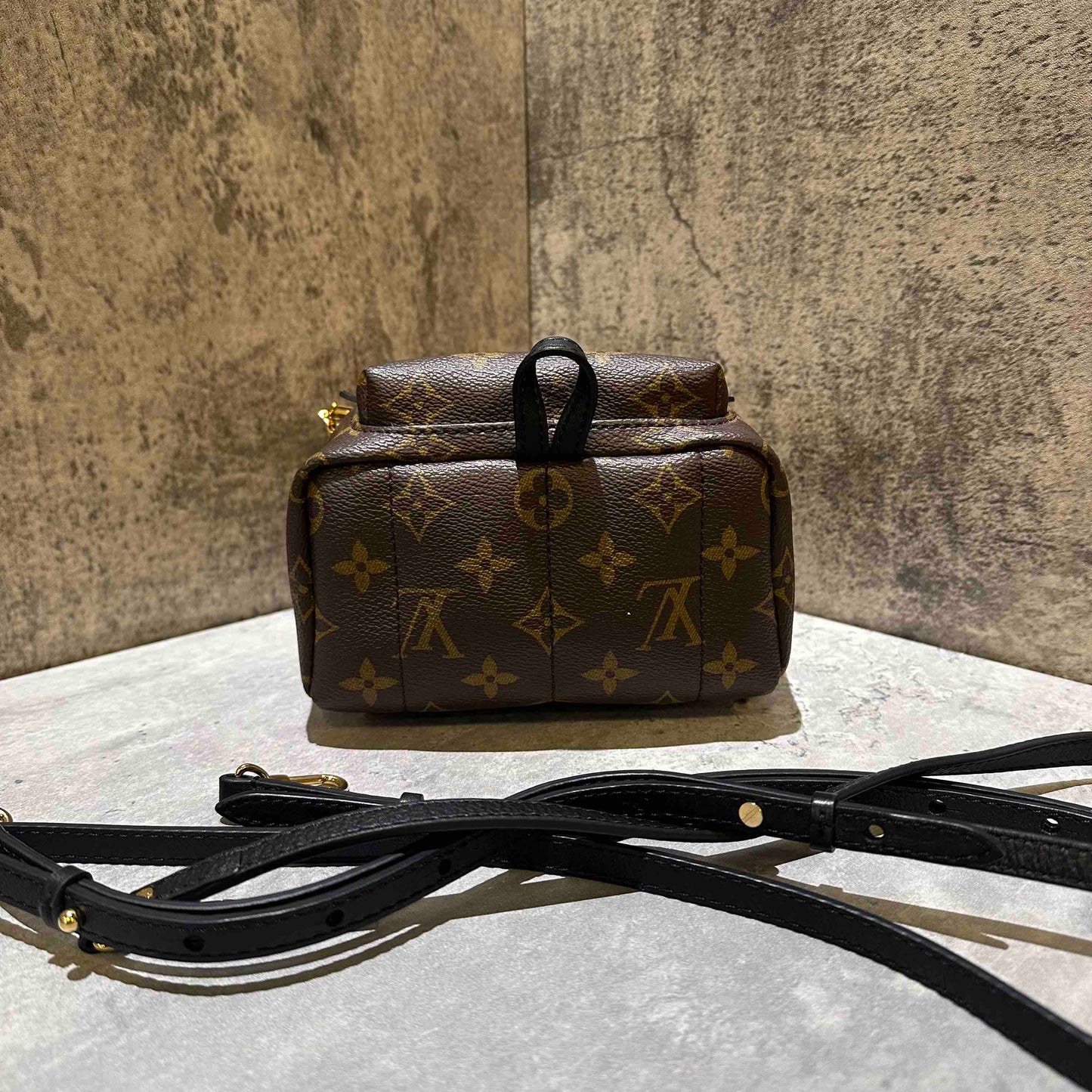 🎀Preloved Louis Vuitton backpack bag microchip