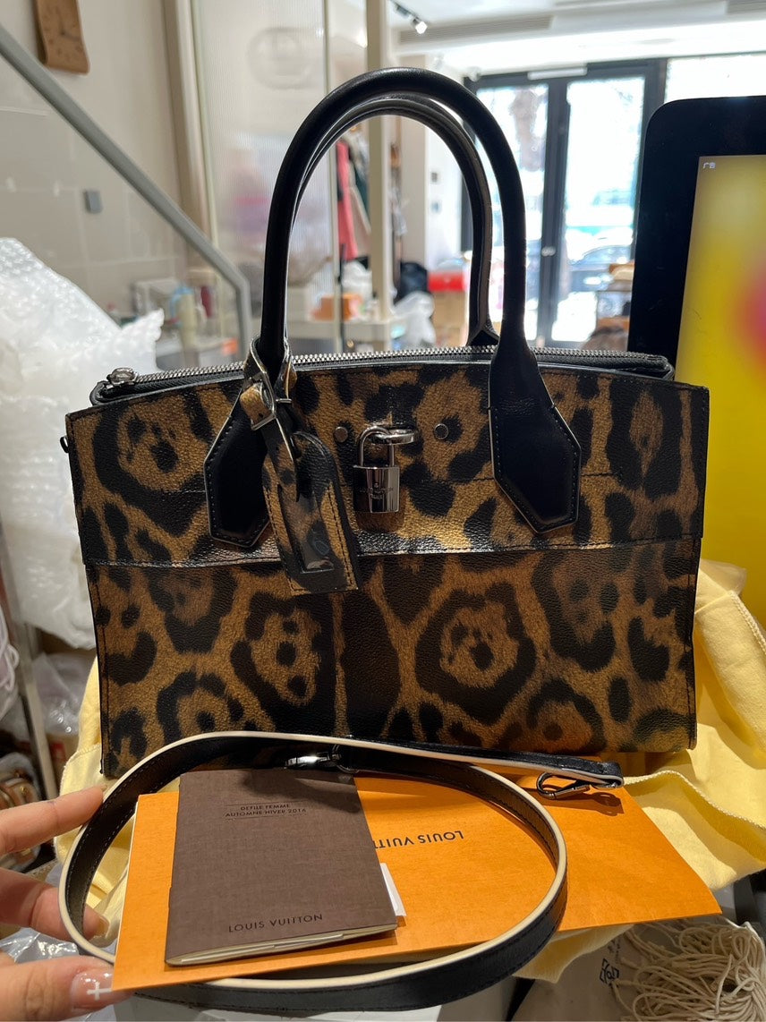 Preloved Limit LV bag Hy