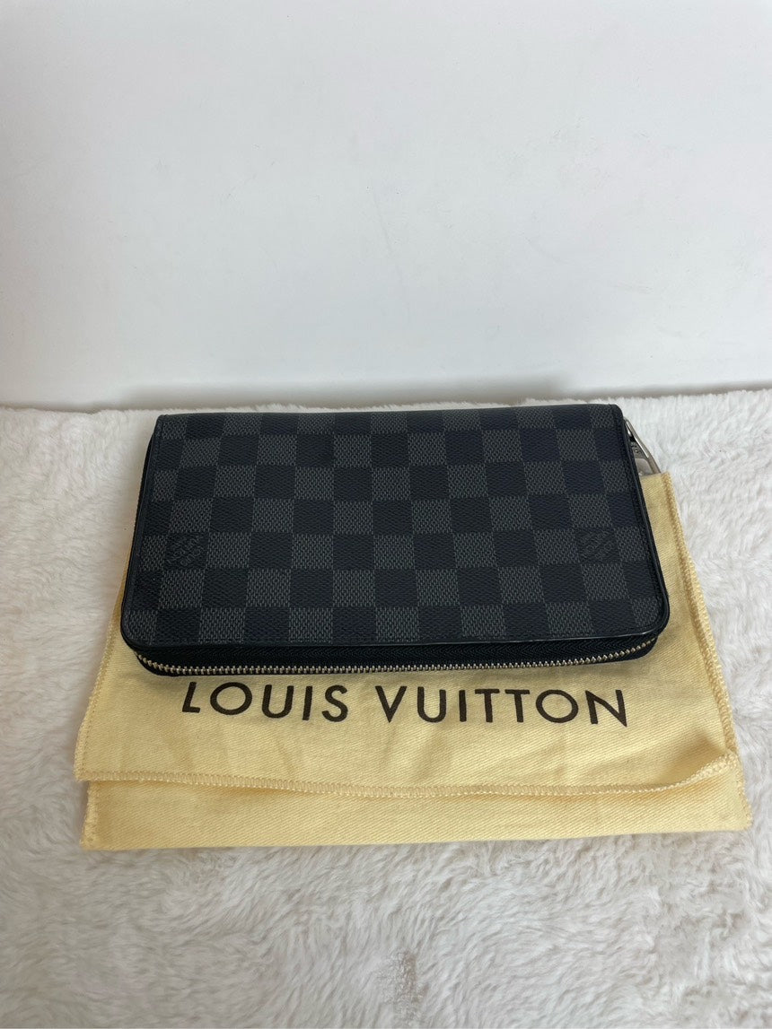 Preloved LV Wallet