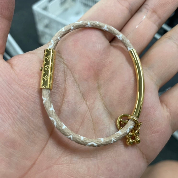 Preloved Lv bracelet full set E8822