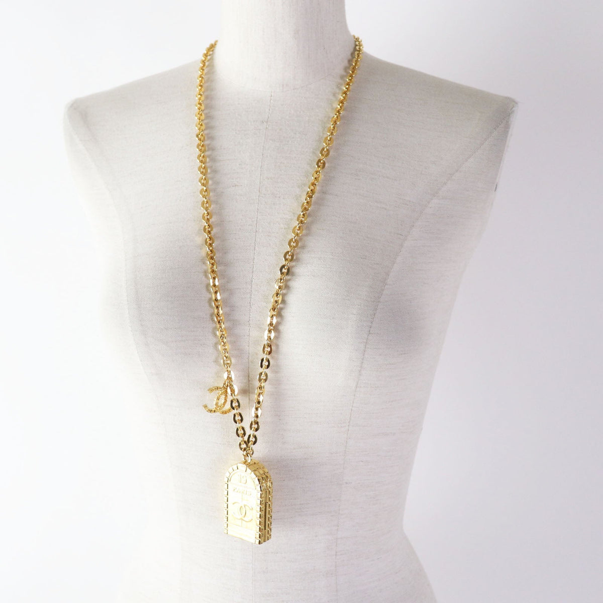 CHANEL Necklace AB8654 B22A Gold Plated gold