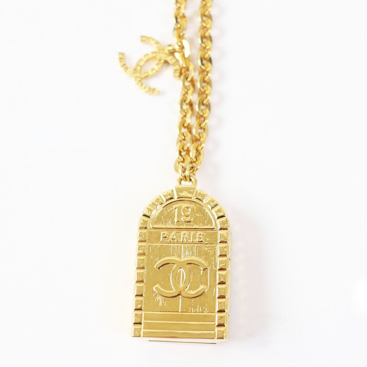 CHANEL Necklace AB8654 B22A Gold Plated gold