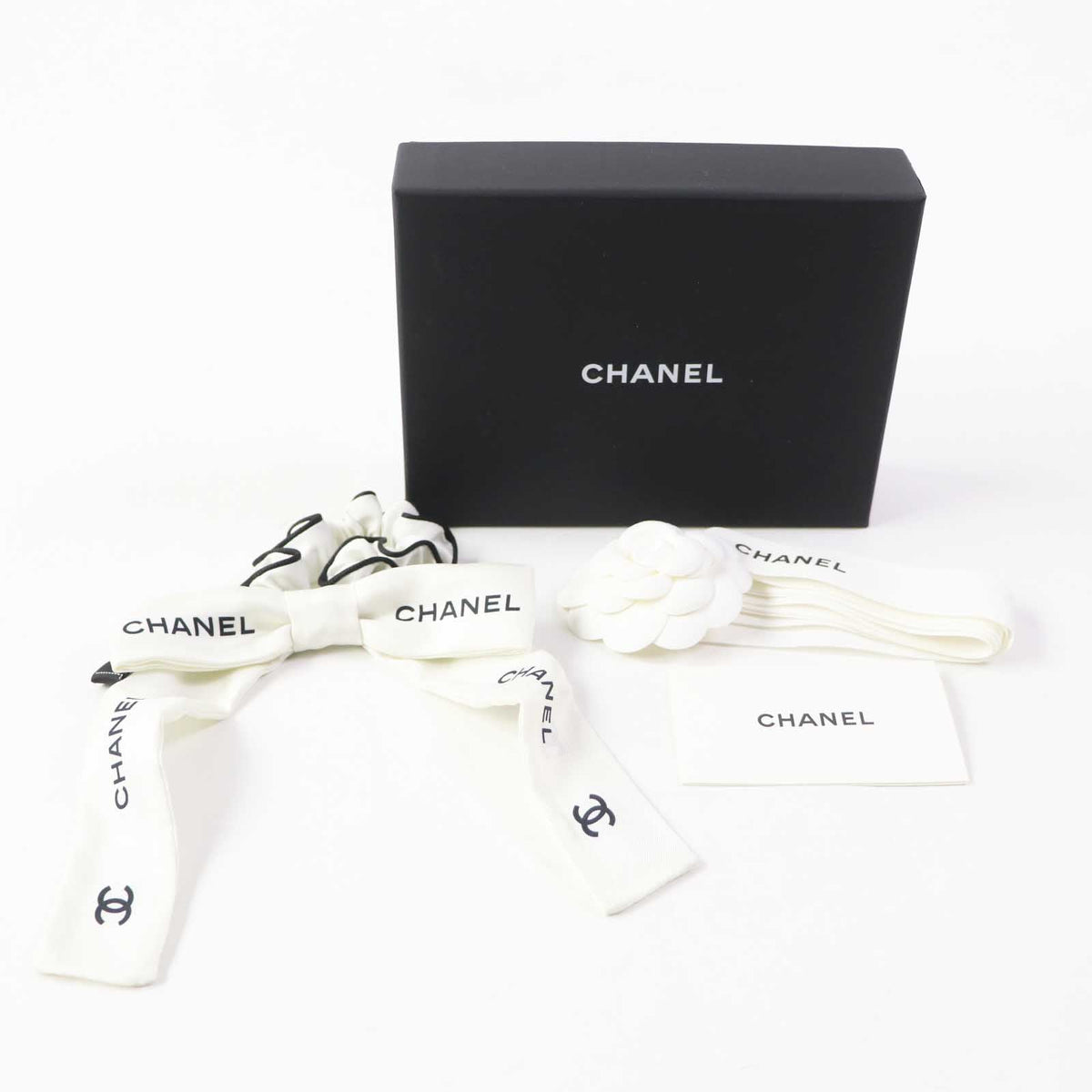 CHANEL hair accessory AA8926 silk White black