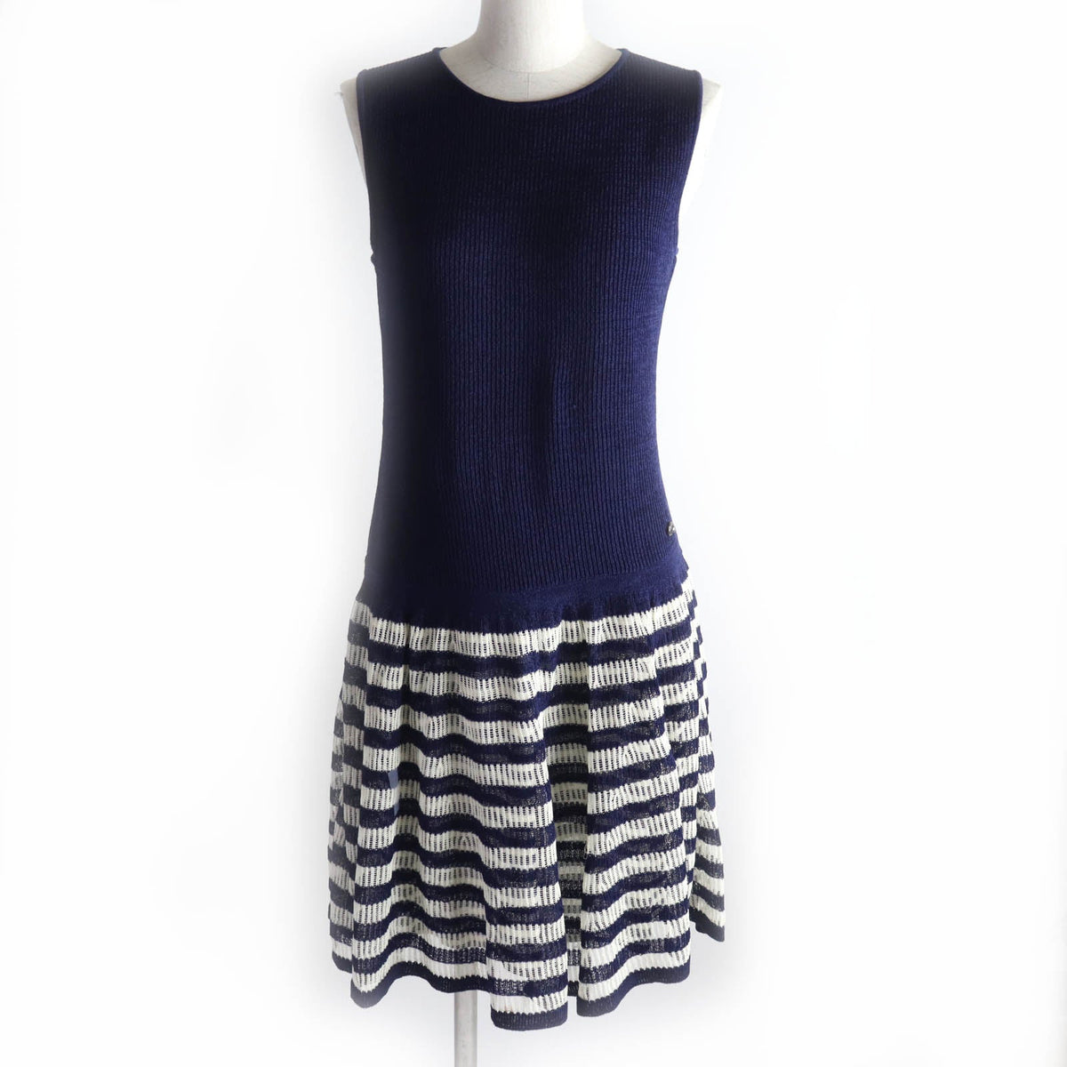 CHANEL one piece P56169 paper Navy Ivory 38