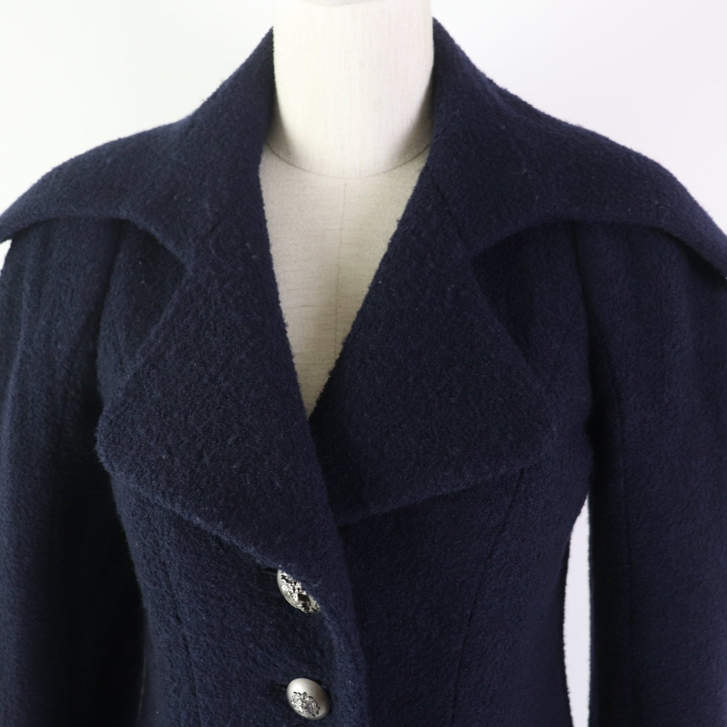 CHANEL 08A P33856 Outer: 95% wool, Outer: 5% nylon, Lining: 100% silk Navy Women 36 Used