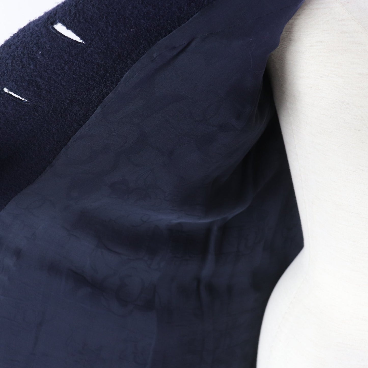 CHANEL 08A P33856 Outer: 95% wool, Outer: 5% nylon, Lining: 100% silk Navy Women 36 Used