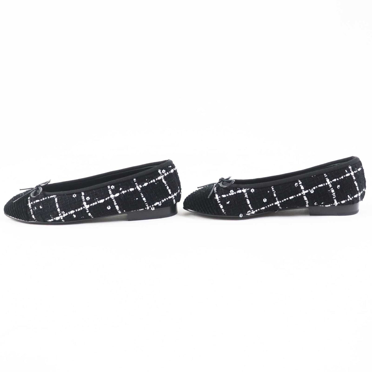 CHANEL pumps G02819 tweed Black White 36