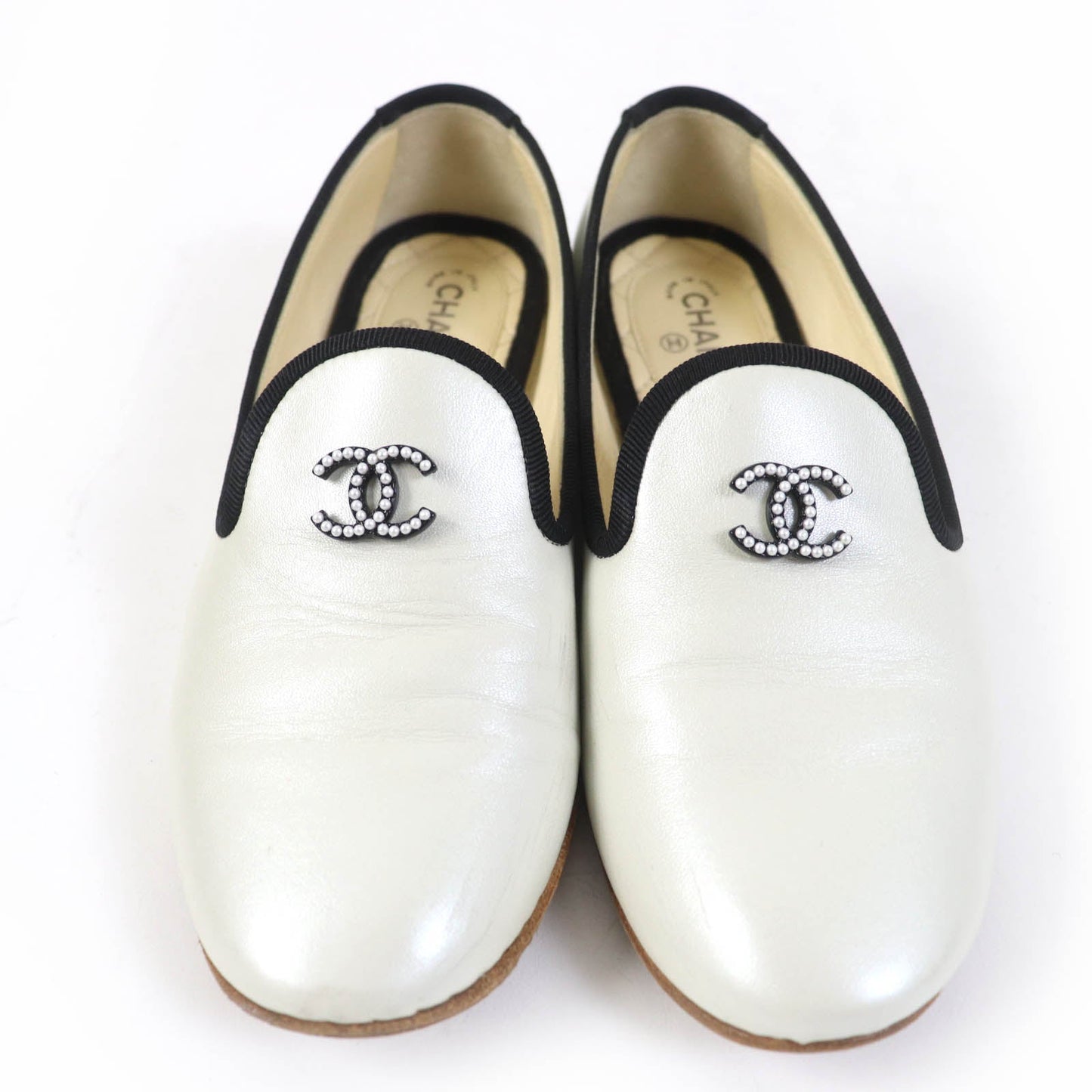 CHANEL Leather shoes 16P G31630 leather White black 35