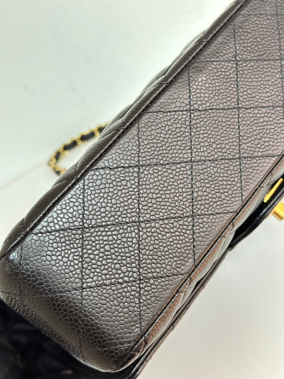 Chanel Medium Classic Quilted Caviar Double Flap Bag Black 2022 year Microchip (There is a slight crack on the inner buckle)