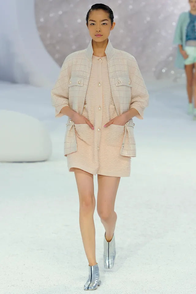Frilled Round-Neck Jacket