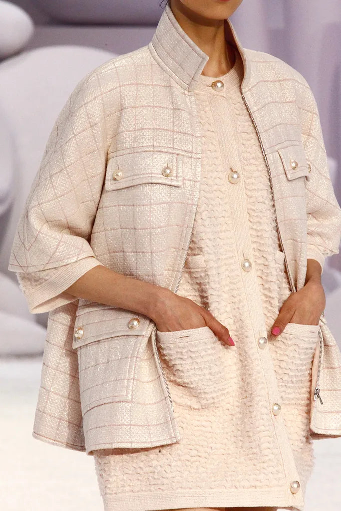 Frilled Round-Neck Jacket