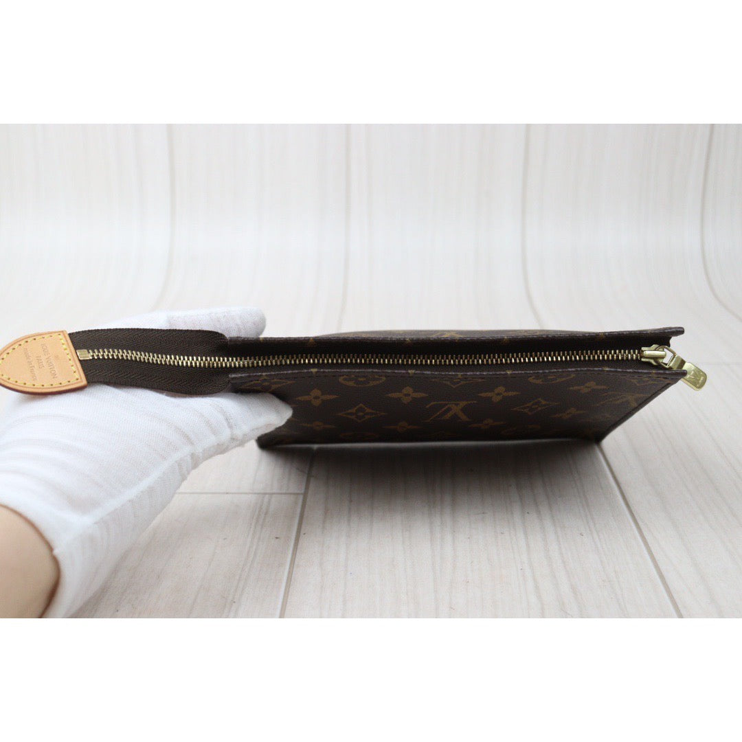 Rank A ｜ LV Monogram Pochette Toilette 19 ｜24050903