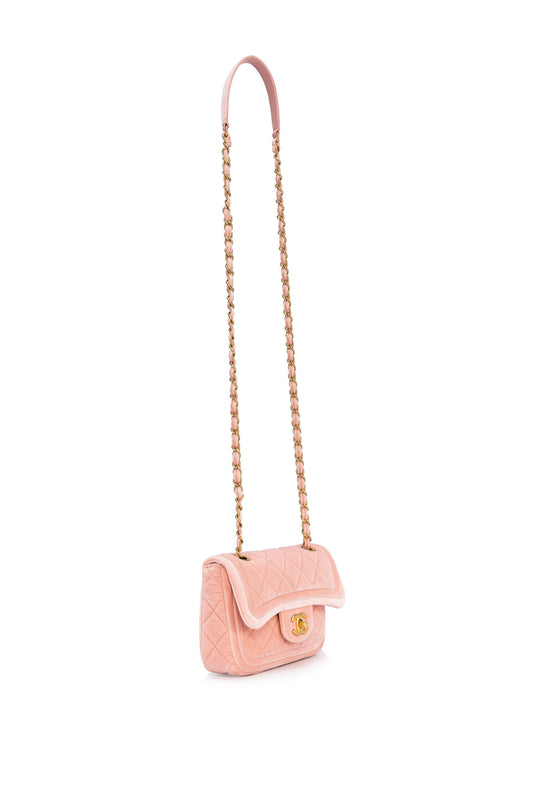 Seasonal CC Mini Pink Shoulder Bag in Velvet, Gold hardware