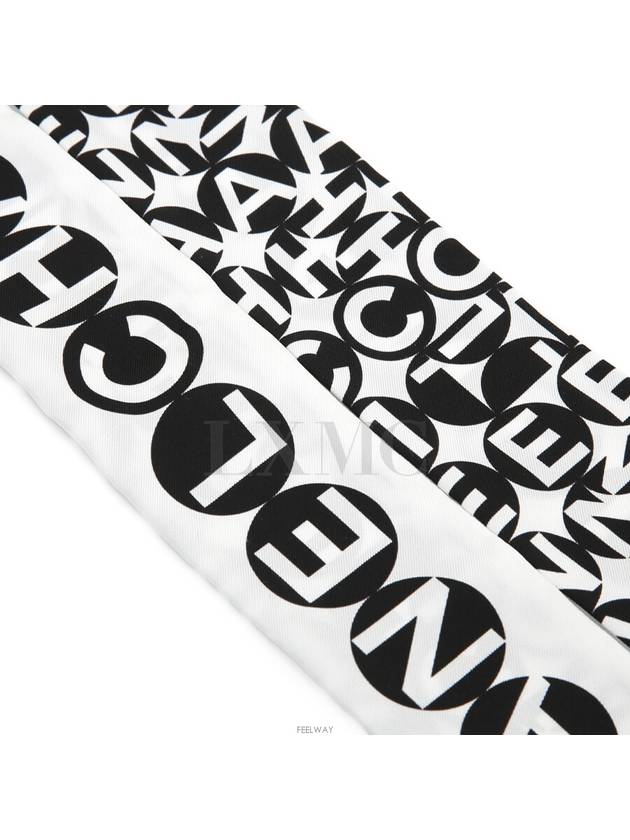 women muffler Chanel