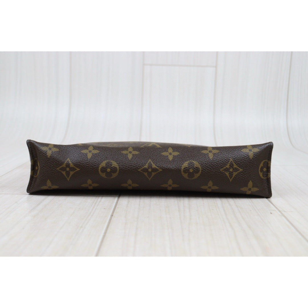 Very Good ( Rank A)｜ LV Monogram Pochette Toilette 26 ｜25021804