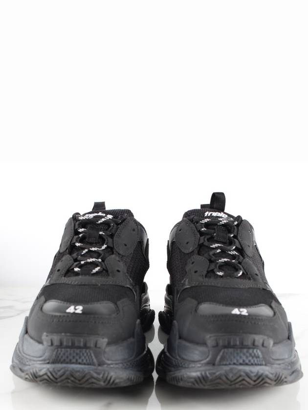 Luxury Balenciaga  Triple S Black 42 Domestic 270