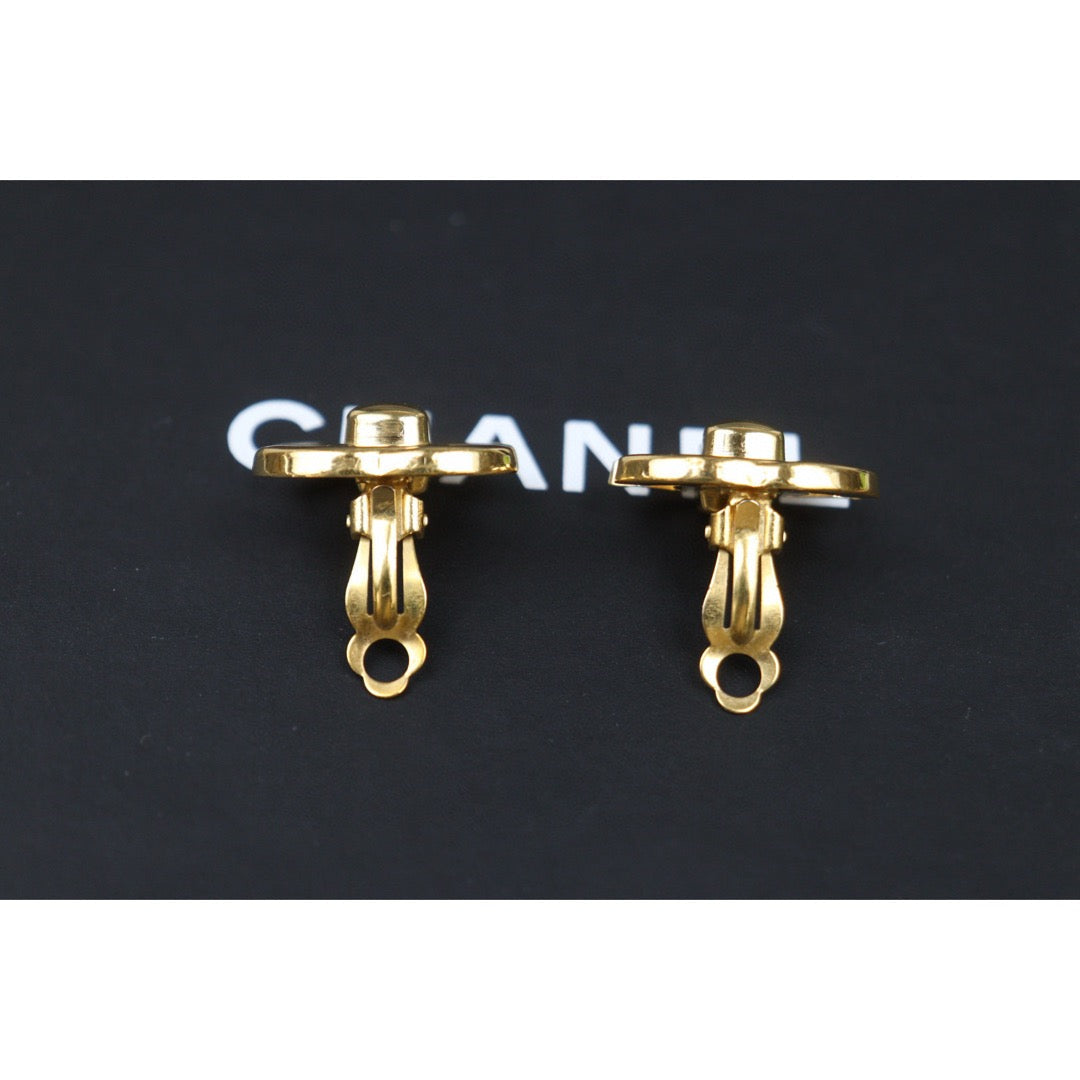 Very Good ( Rank A)｜CHANEL Vintage 18K Gold Plating Earrings  Made In 1996 Year ｜25032706
