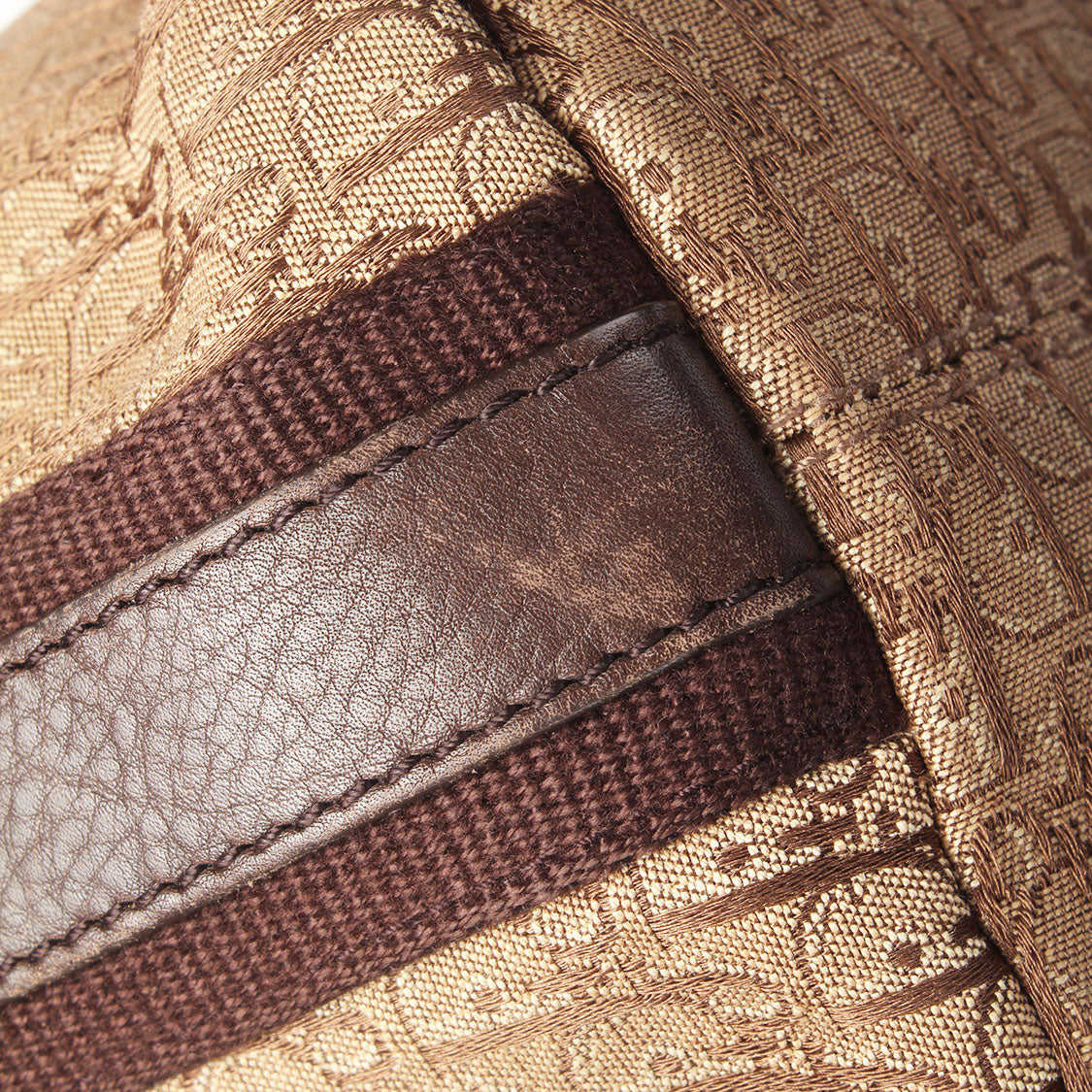 Street Chic Trotter Shoulder Bag