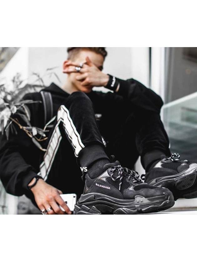 Luxury Balenciaga  Triple S Dirty Black 41 Domestic 260