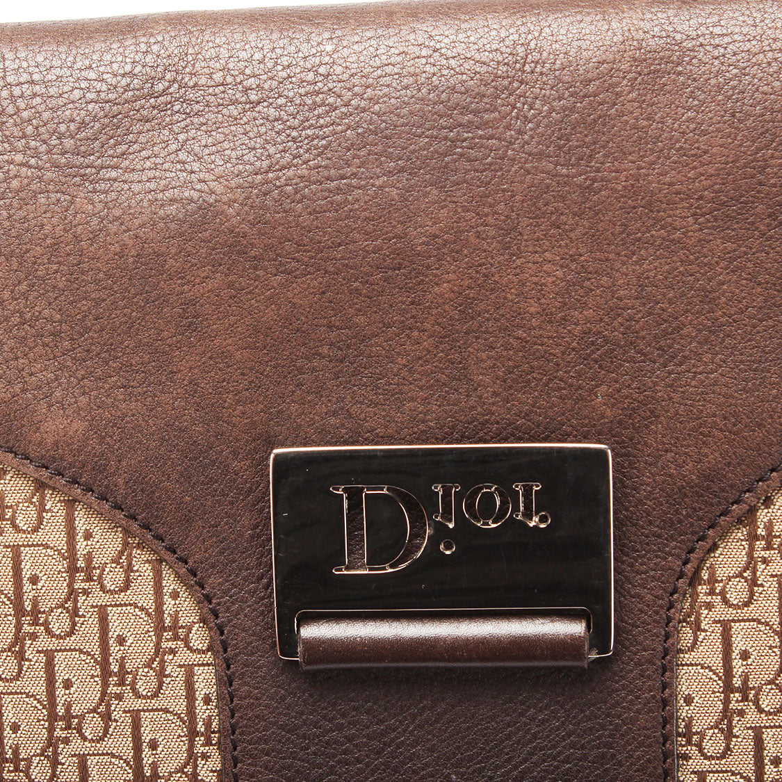 Street Chic Trotter Shoulder Bag
