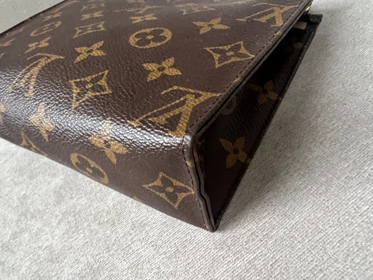 Louis Vuitton Toiletry Pouch 19 Monogram
