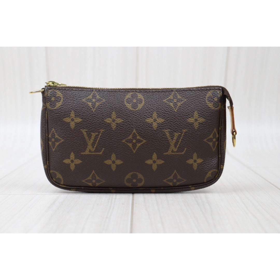 Rank AB ｜ LV Monogram Pochette Accessoires ｜24050621