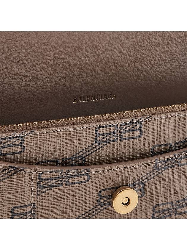 Luxury Balenciaga  Hourglass BB Monogram Chain Long Wallet Brown
