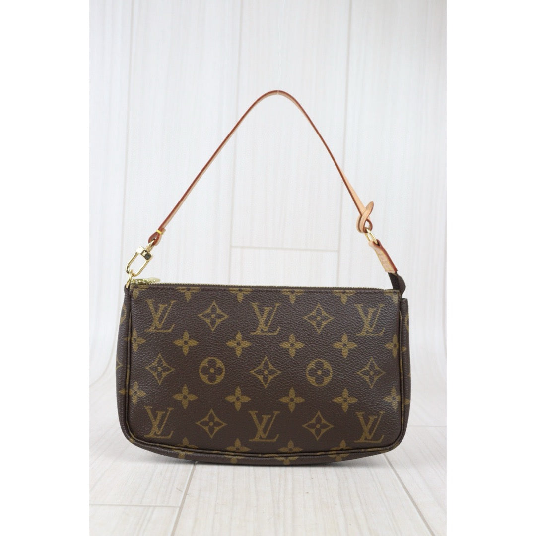 Very Good ( Rank A) ｜ LV Monogram Pochette Accessoires Vintage Model｜24081905
