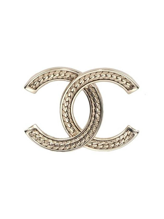 Brooch CC Logo Pin Gold Chanel