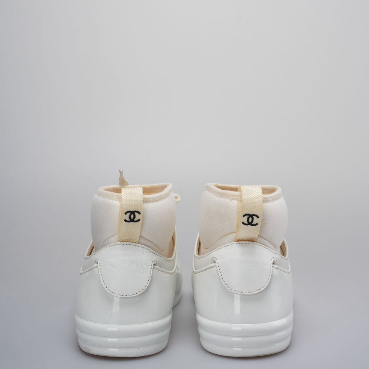 Chanel White Rubber and Leather CC Ankle Sneakers Size 37,5