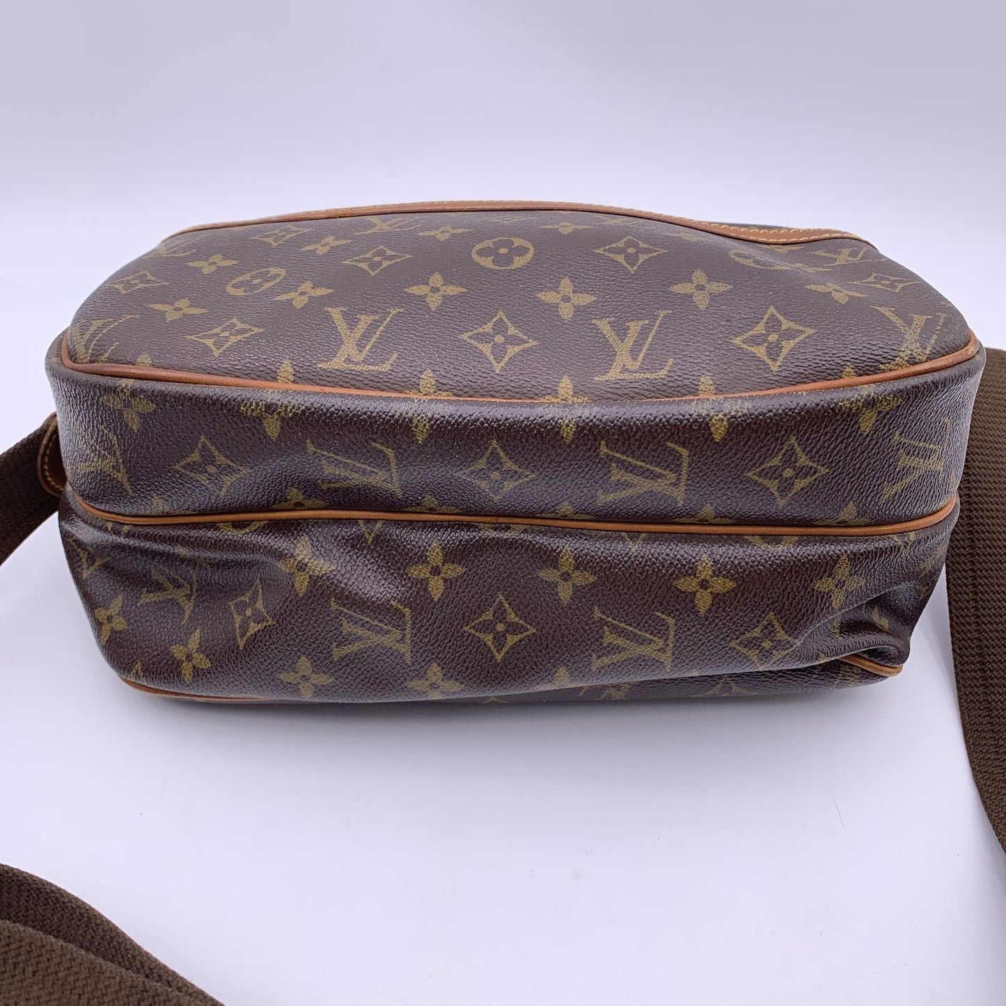 LOUIS VUITTON Louis Vuitton Crossbody Bag Reporter