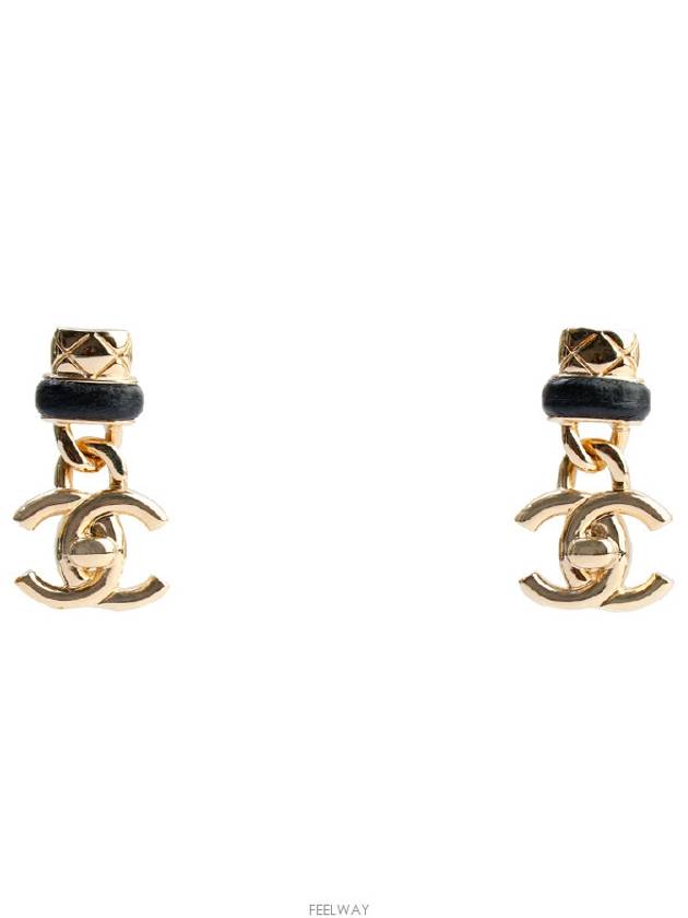 Turn lock CC logo drop earrings champagne gold 71937 Chanel