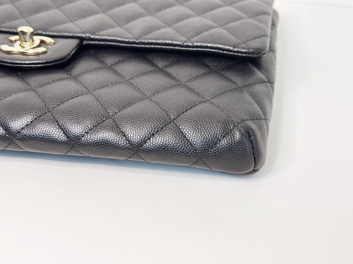 Chanel Quilted Caviar Classic Clutch GHW Black 2683 holo card