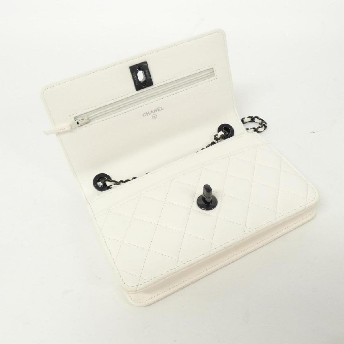 Chanel 80982 Chain Wallet